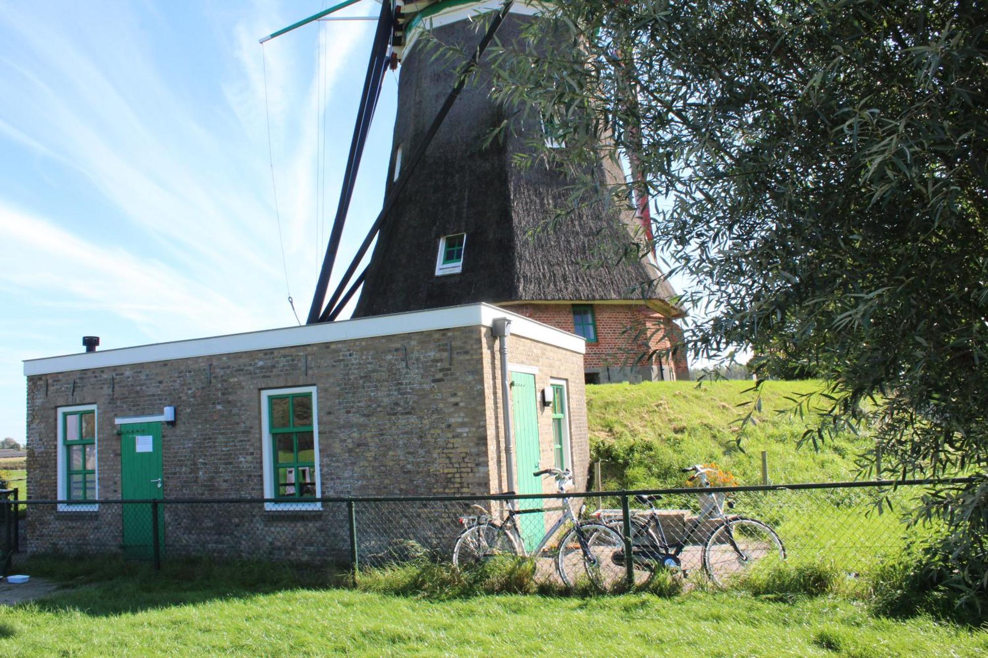 Slapen Aan De Voet Van De Molen Ovezande Exteriör bild